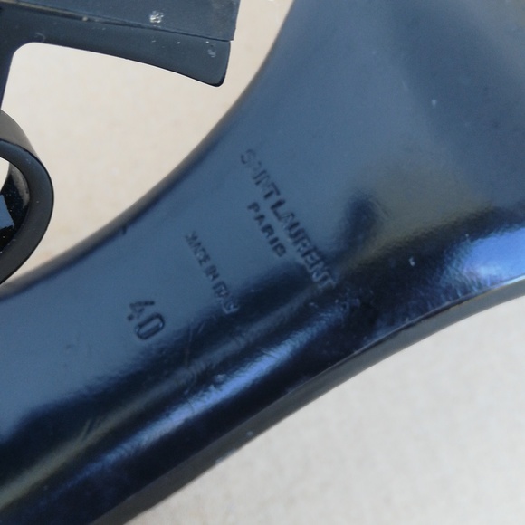 Authentic Saint Laurent Optum patent leather heels
Comes with dust bag only - Picture 6 of 9